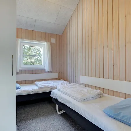 Semesterbostad Lova - 600m From The Sea By Interhome *