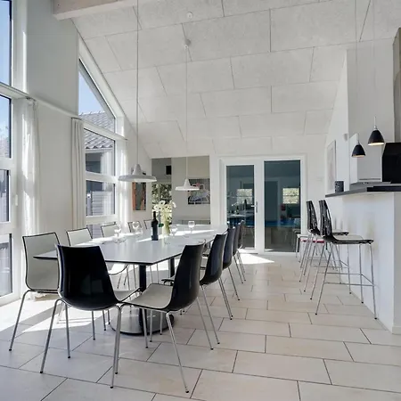Semesterbostad Lova - 600m From The Sea By Interhome