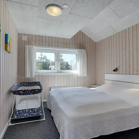 Lova - 600m From The Sea By Interhome Semesterbostad *